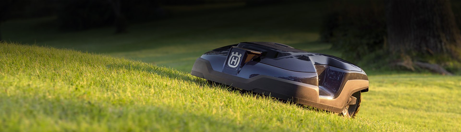 Robotická kosačka Husqvarna na trávniku